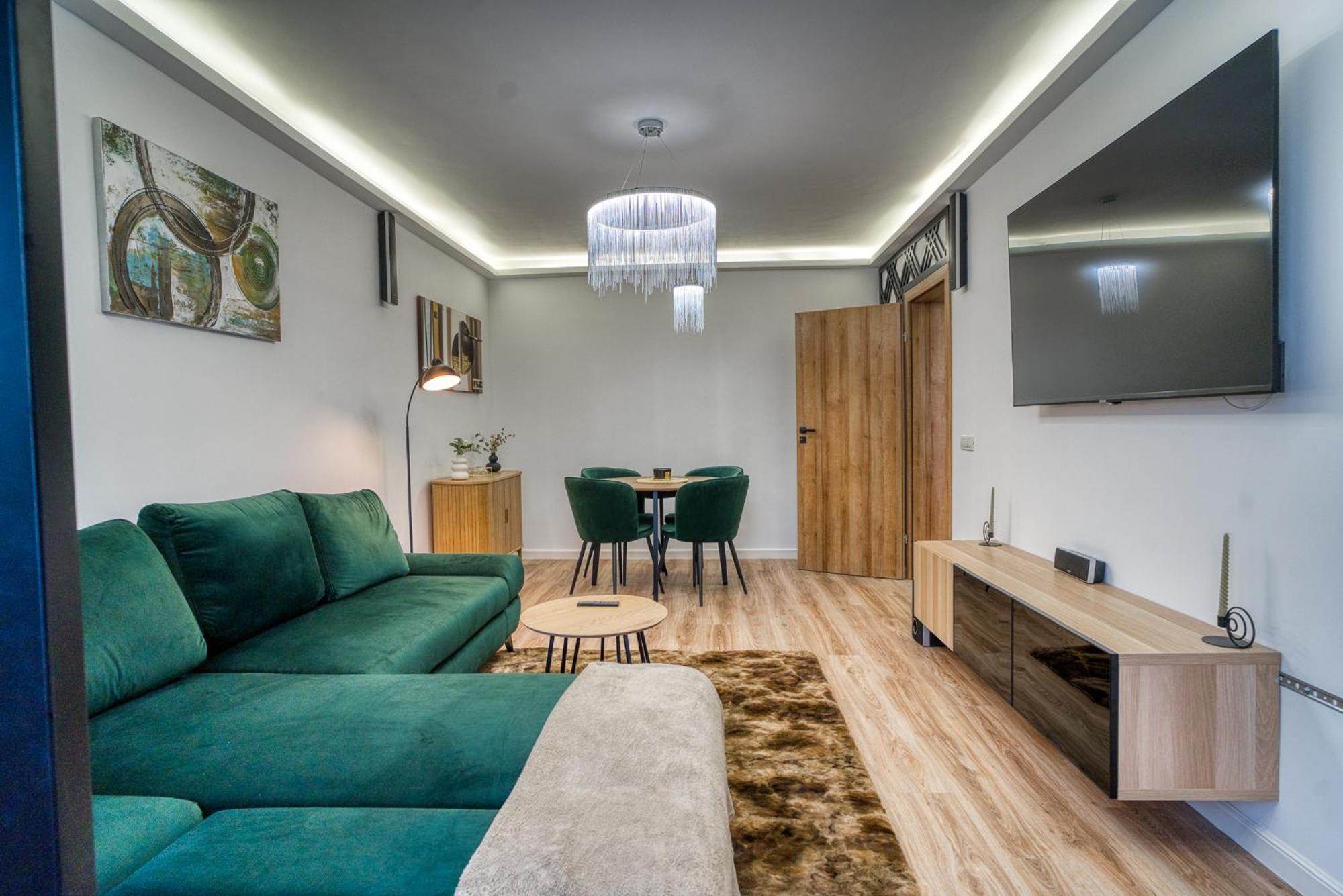 City Chic Retreat: Newly Renovated 1Br Apartment Бухарест Екстер'єр фото