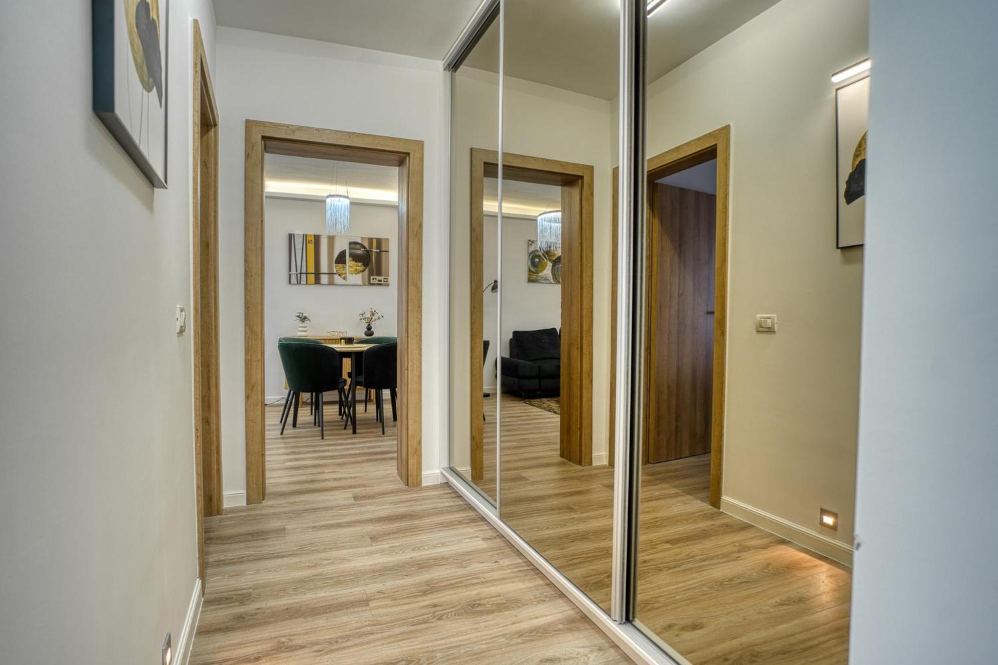 City Chic Retreat: Newly Renovated 1Br Apartment Бухарест Екстер'єр фото